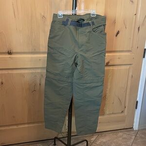 Brand NEW-The North Face Men’s Convertible Hiking Pants in Green Color M